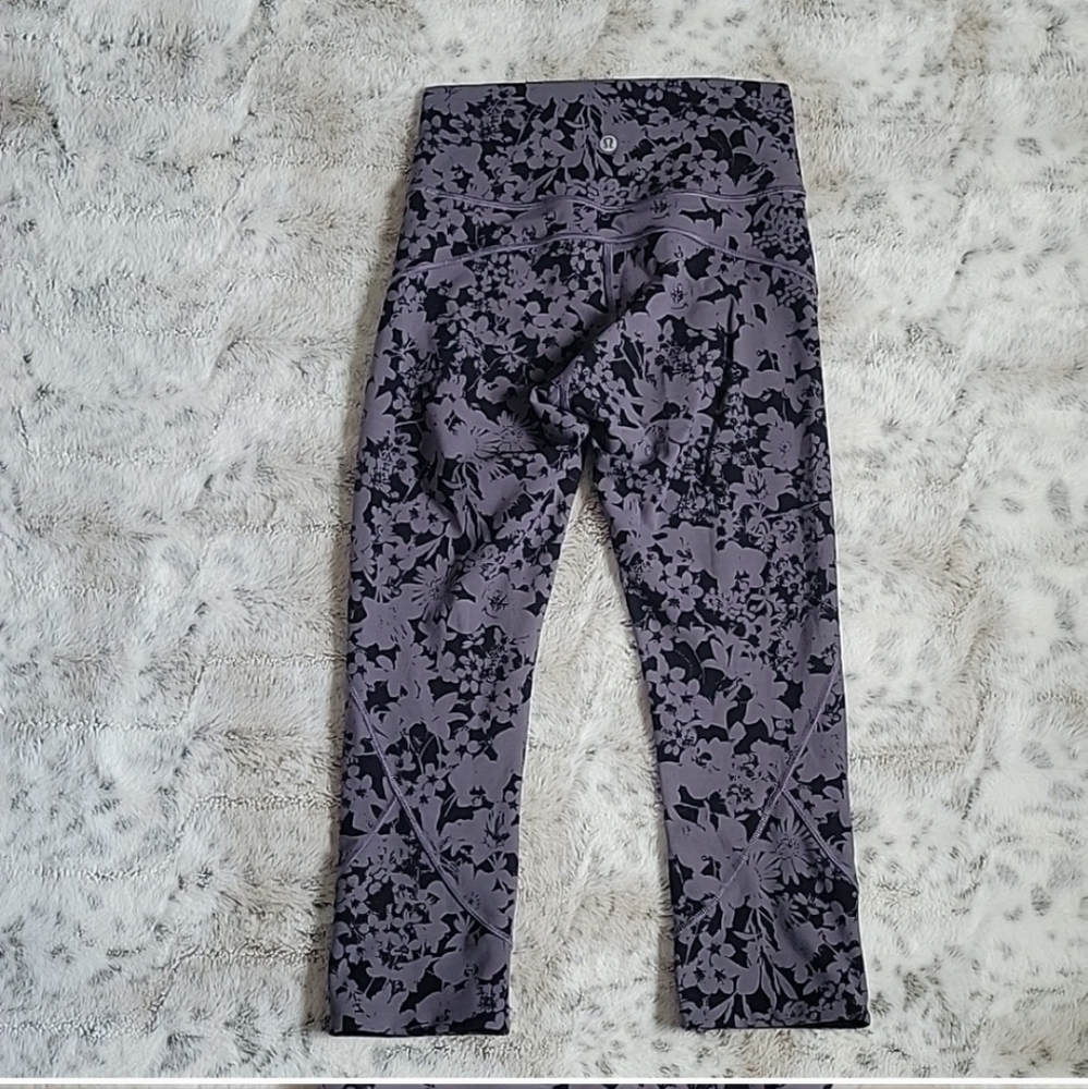 Lululemon In Movement Crop - Picture 4 of 9